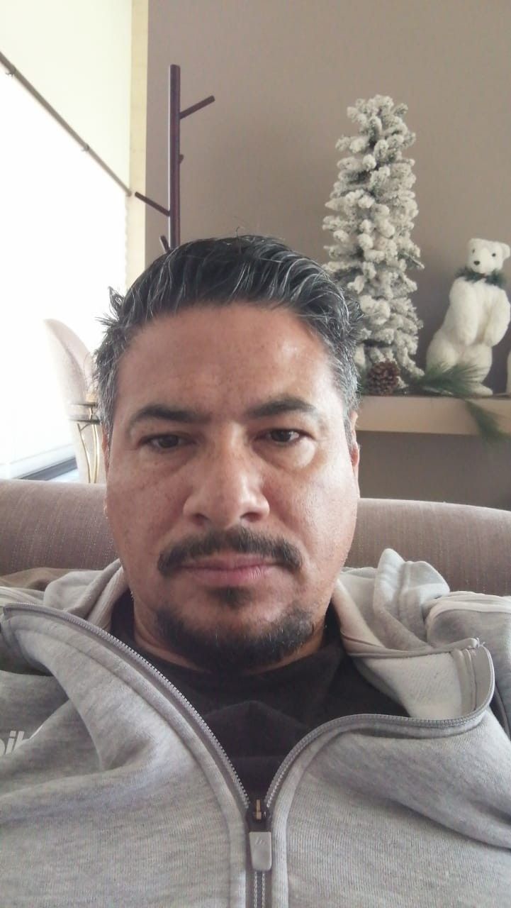 <em>Roolando Vega</em>